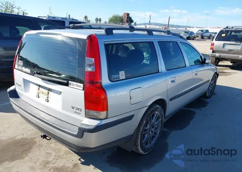 2004 Volvo V70 2.5T z USA, uszkodzony, nr VIN YV1SW59V042444003